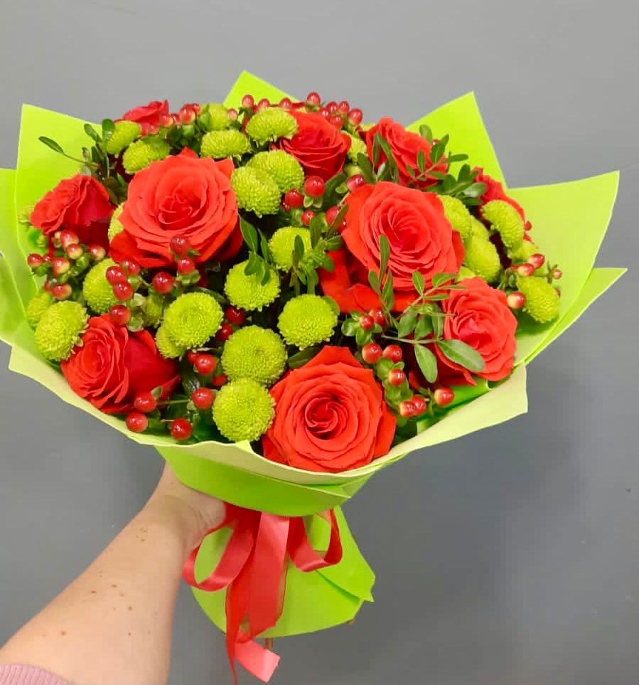 Букет цветов из: Хризантемы и Розы в Дебесы