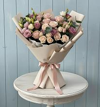 Букет цветов из:  Розы и Лизиантусы в Дебесы