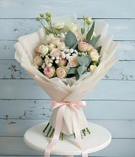 Букет цветов из:  Розы и Лизиантусы в Дебесы