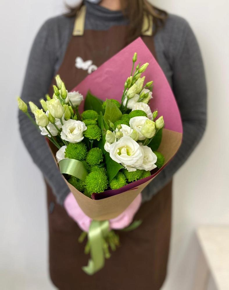 Букет цветов из: Хризантемы и Лизиантусы в Дебесы