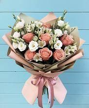 Букет цветов из:  Розы, Альстромерии и Лизиантусы в Дебесы