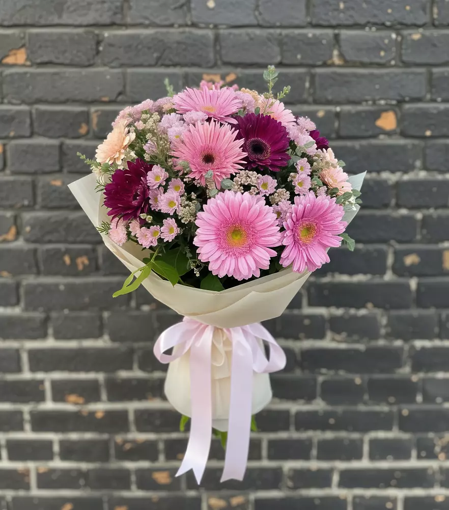 Букет цветов из: Герберы и Хризантемы в Дебесы