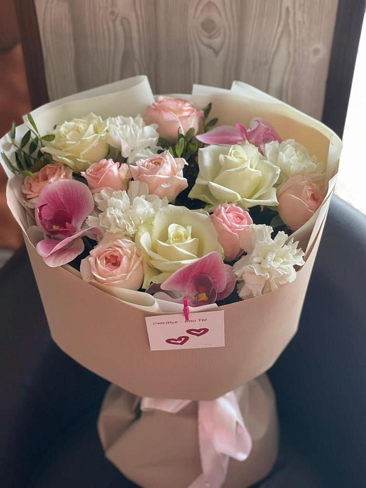 Букет цветов из: Орхидеи, Розы и Гвоздики в Дебесы