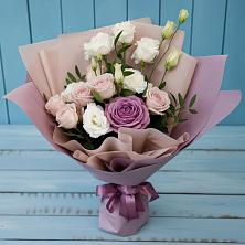 Букет цветов из:  Розы и Лизиантусы в Дебесы