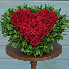 Цветочная композиция из Розы в виде сердца в Дебесы