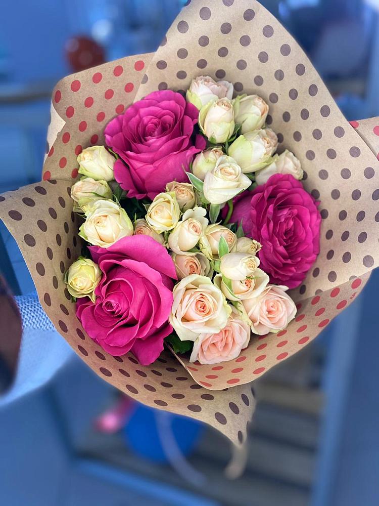 Букет цветов из: Розы в Дебесы