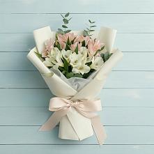 Букет цветов из:  Альстромерии в Дебесы
