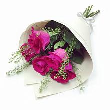 Букет цветов из:  Розы в Дебесы