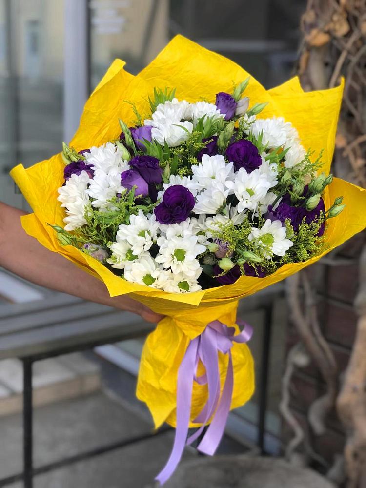 Букет цветов из: Ирисы, Хризантемы и Ромашки в Дебесы