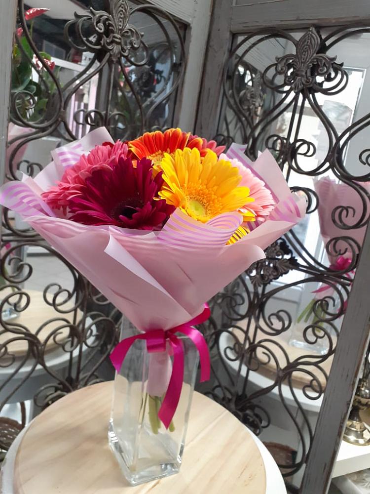 Букет цветов из: Герберы в Дебесы