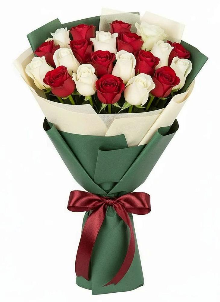 Букет Микс из красных и белых роз в Дебесы