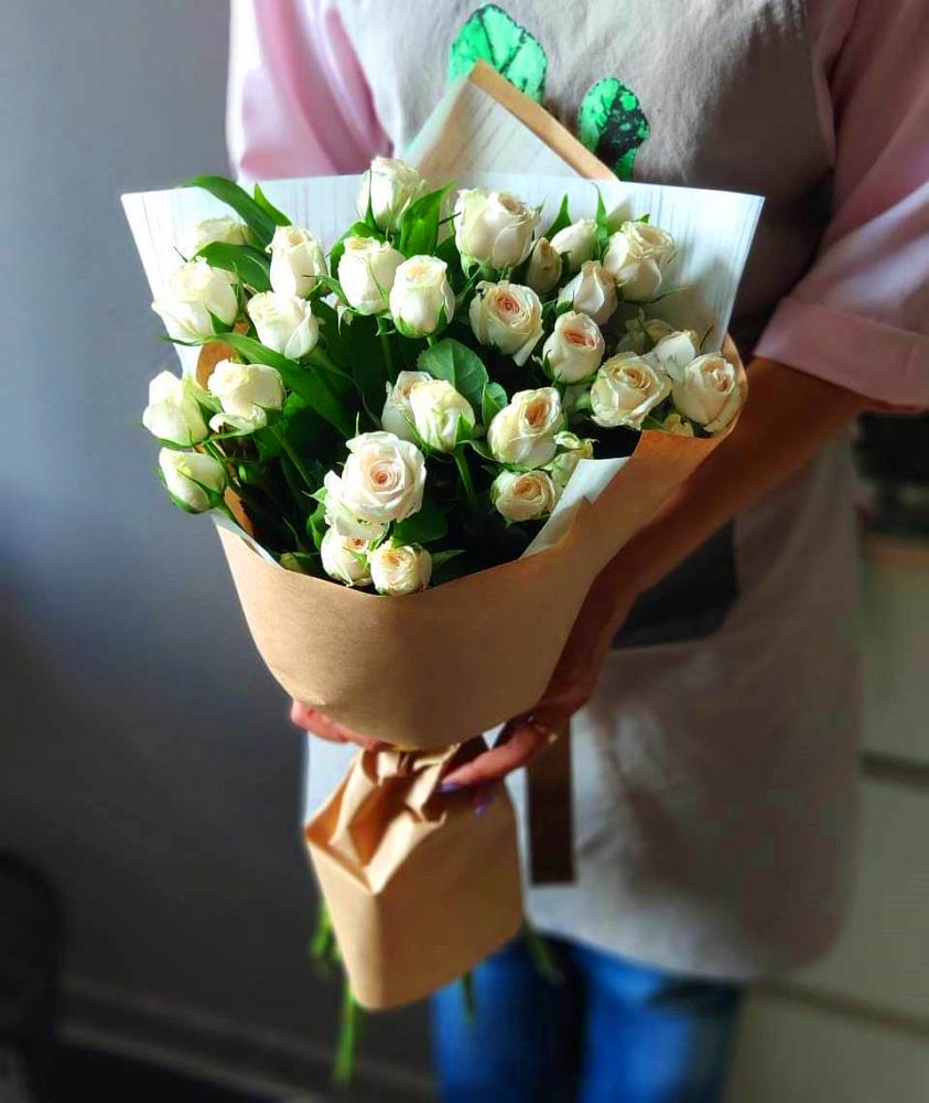 Букет цветов из: Розы в Дебесы