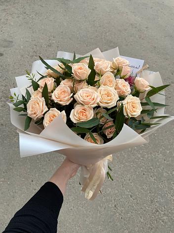 Букет Кремовые розы Латте в Дебесы
