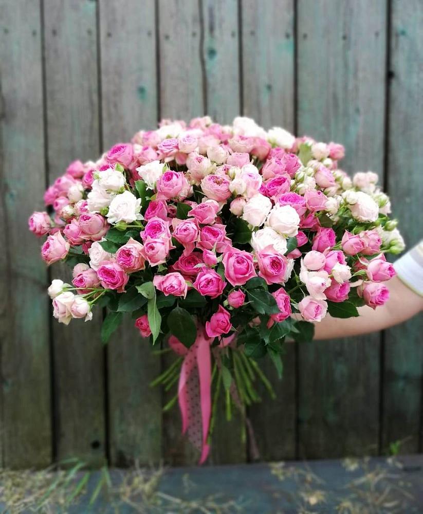 Букет Розовые кустовые розы Натали и Лав Лидия в Дебесы