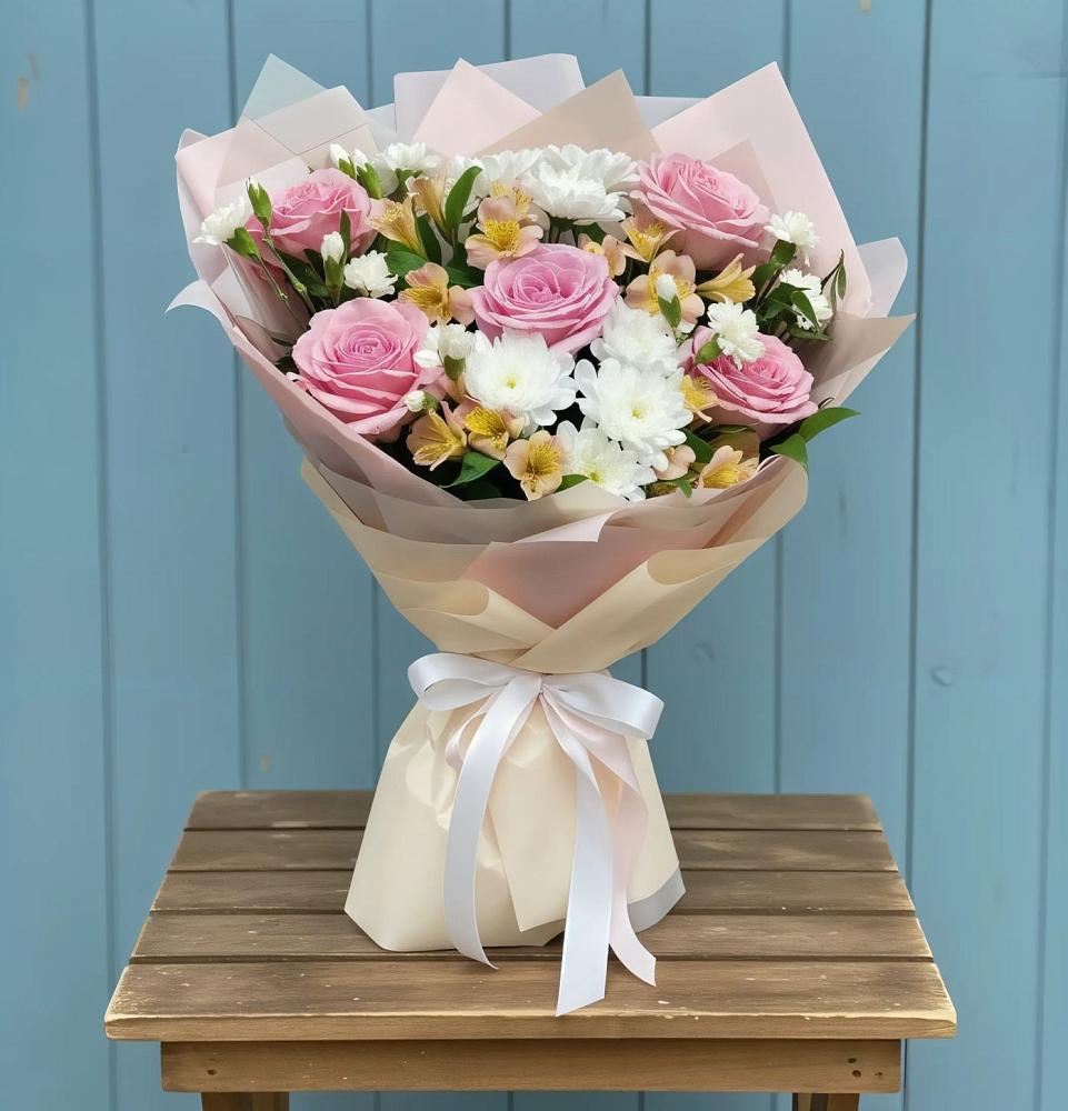 Букет цветов из: Гвоздики, Орхидеи и Розы в Дебесы