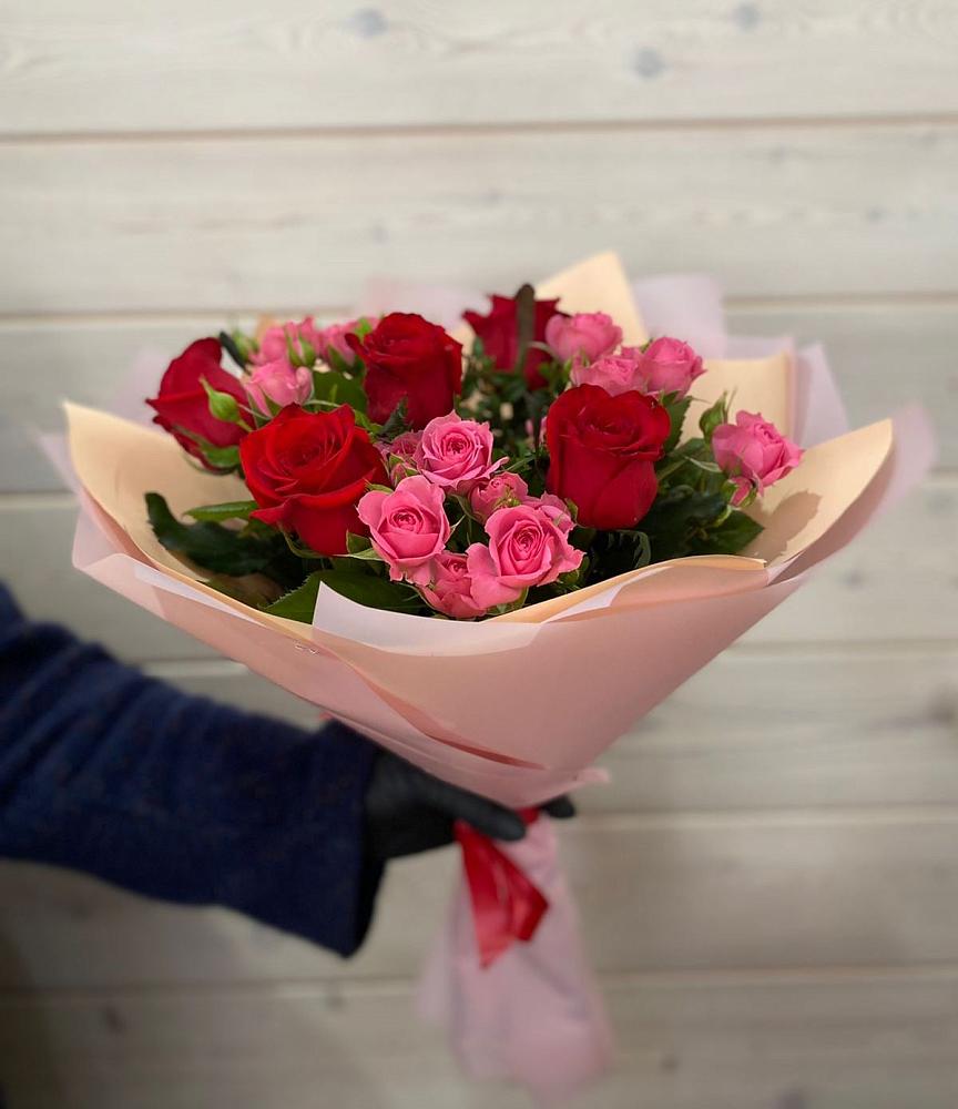 Букет цветов из: Розы в Дебесы