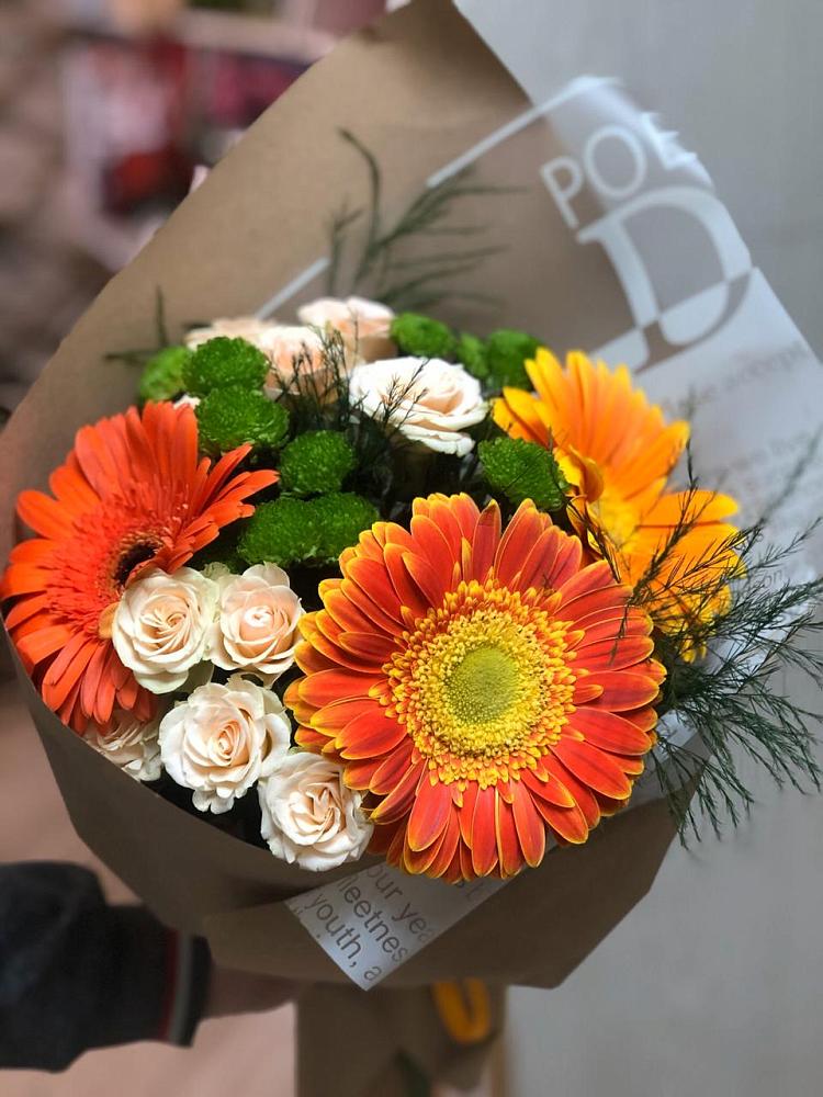 Букет цветов из: Герберы, Хризантемы и Розы в Дебесы