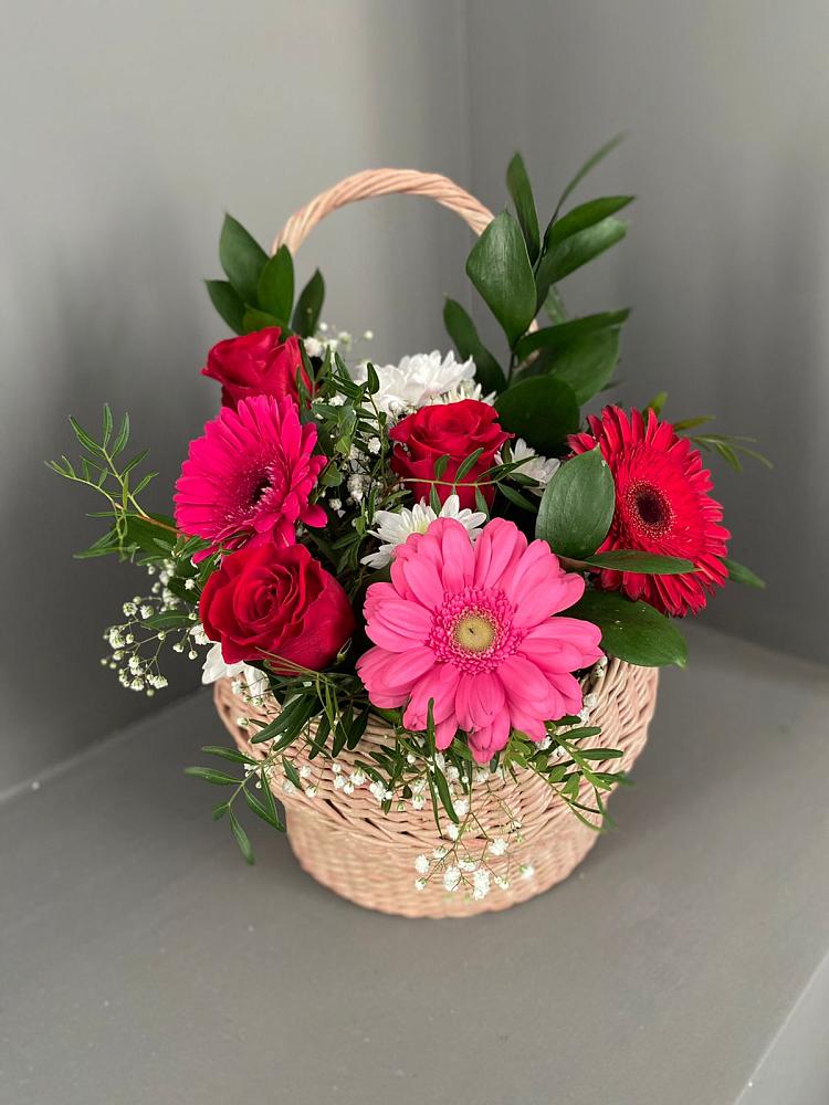 Цветочная композиция из Розы, Хризантемы и Герберы в корзине в Дебесы