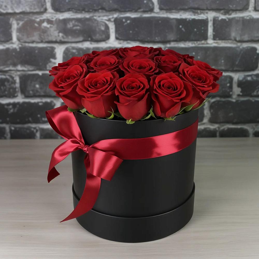 Цветочная композиция из Розы в шляпной коробке в Дебесы