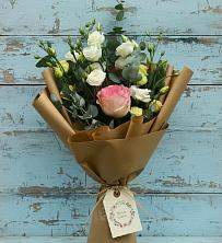 Букет цветов из:  Розы и Лизиантусы в Дебесы