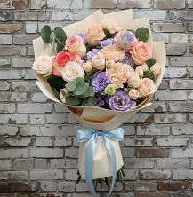 Букет цветов из:  Розы, Лизиантусы и Гвоздики в Дебесы