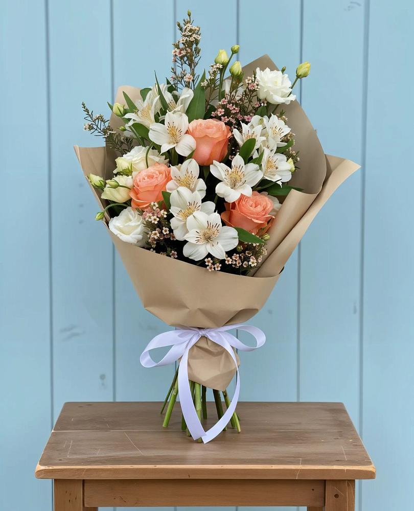 Букет цветов из: Альстромерии, Лизиантусы, Розы и Хризантемы в Дебесы